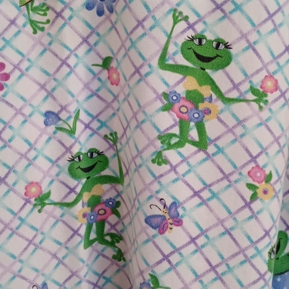 Scrub top extra large cute frogs Simply Basic - Picture 2 of 7